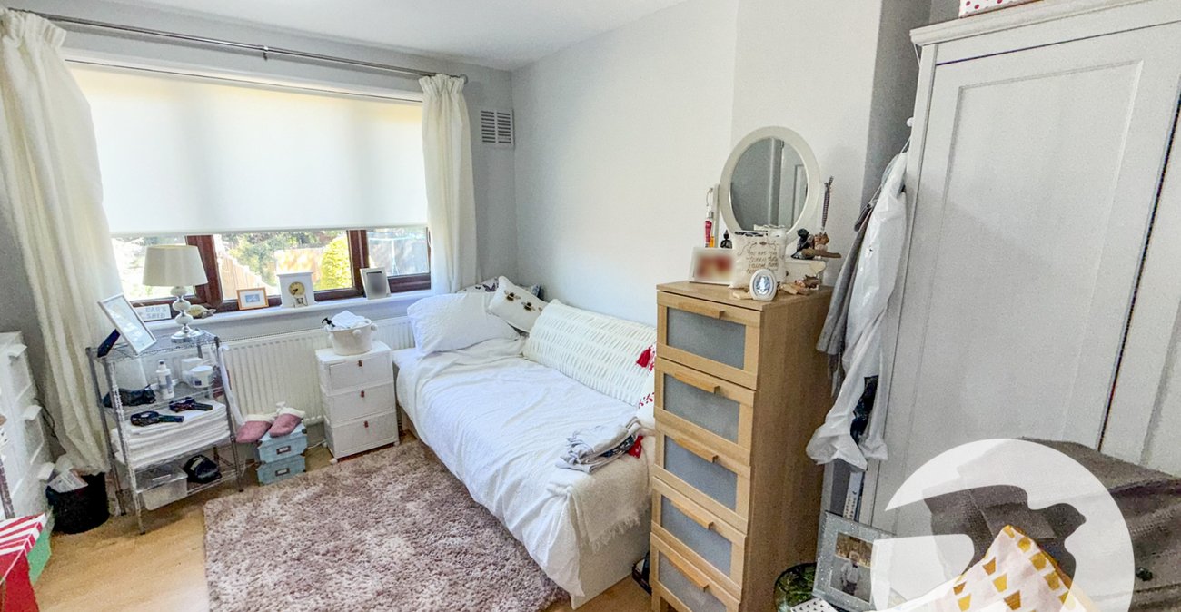 3 bedroom house for sale in London | Robinson Jackson