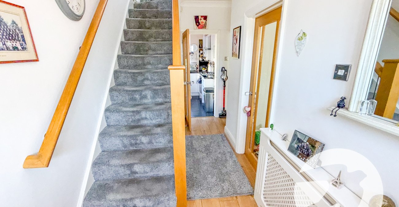 3 bedroom house for sale in London | Robinson Jackson