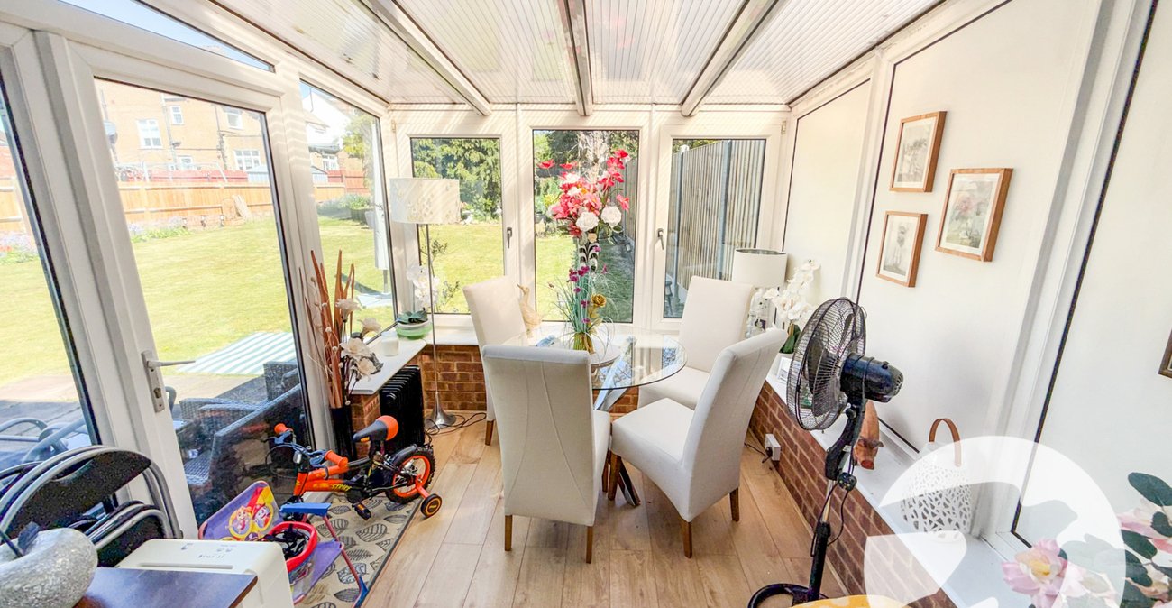 3 bedroom house for sale in London | Robinson Jackson