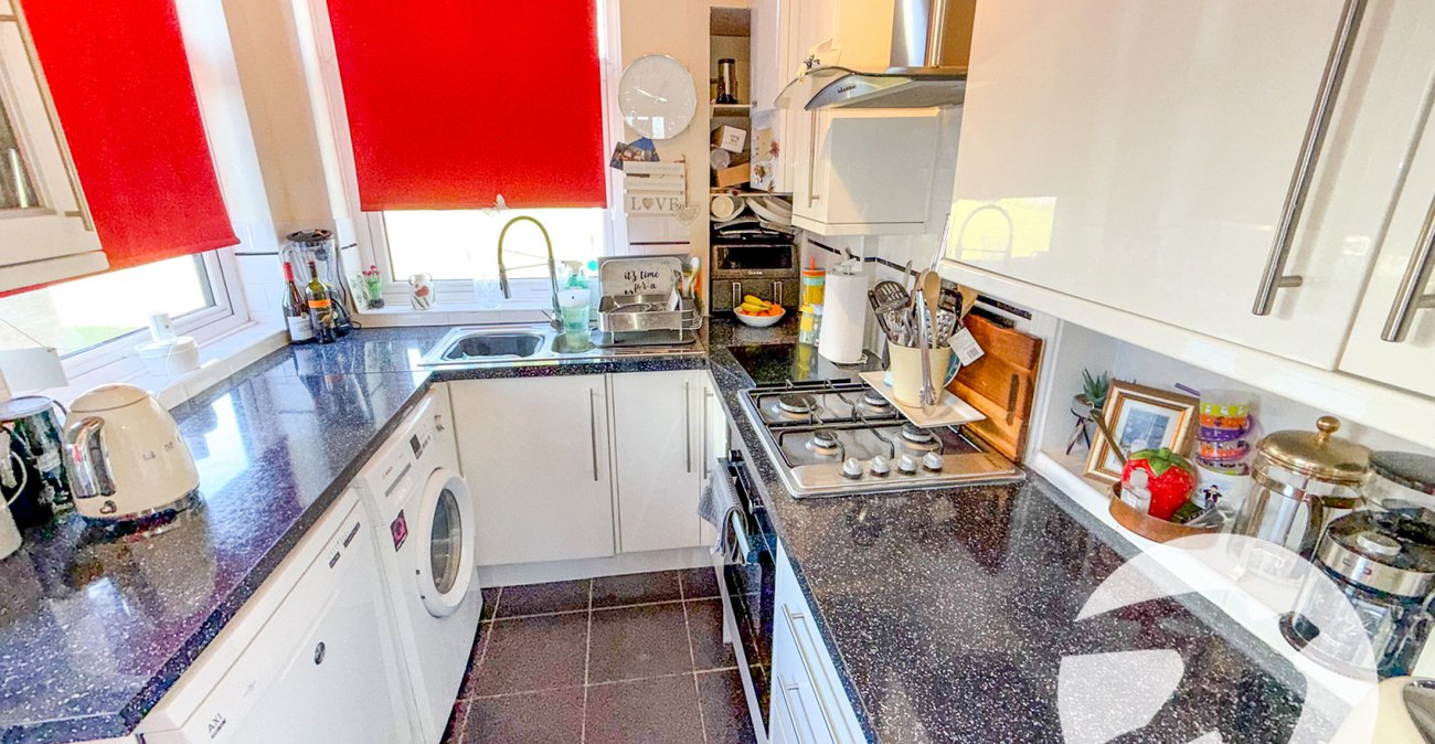 3 bedroom house for sale in London | Robinson Jackson