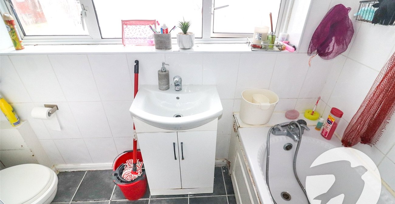 4 bedroom house for sale in Northumberland Heath | Robinson Jackson