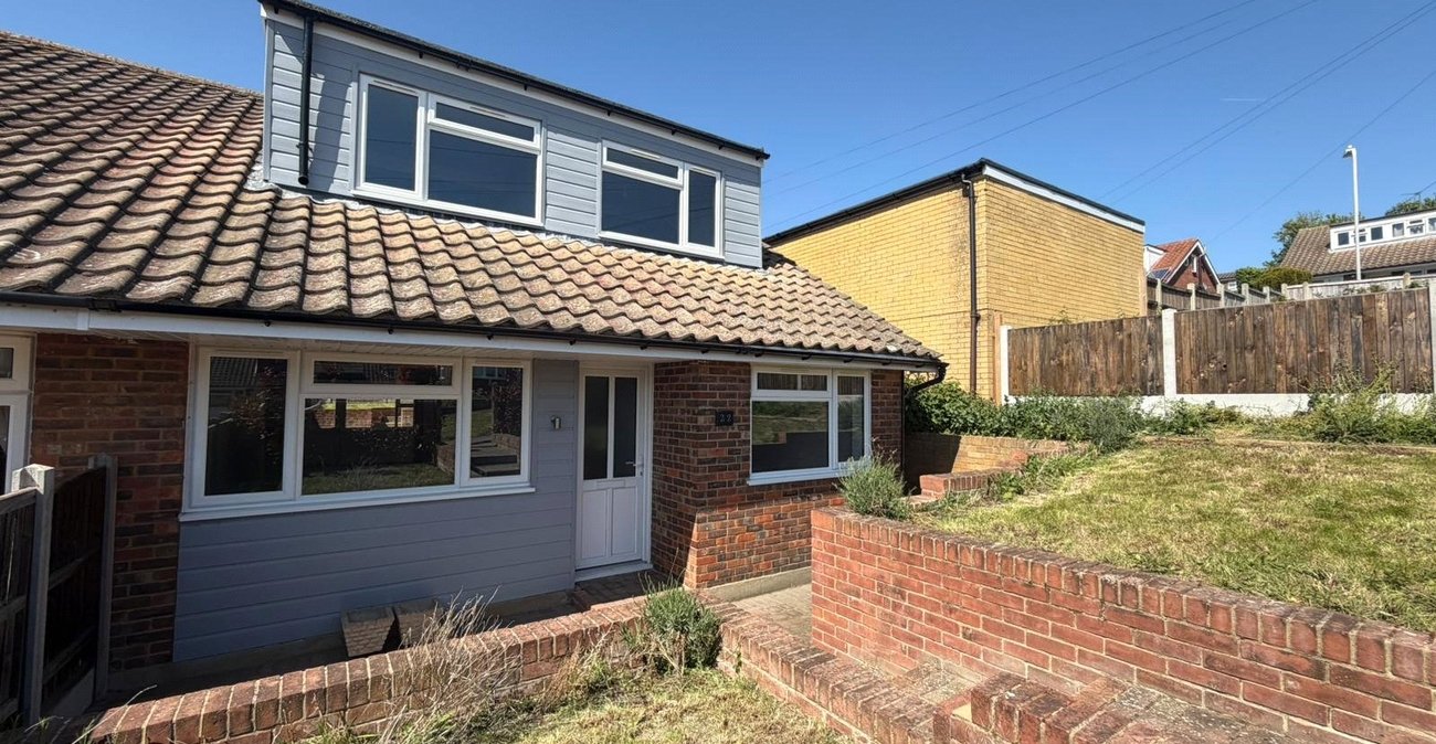 4 bedroom house for sale in Istead Rise | Robinson Michael & Jackson