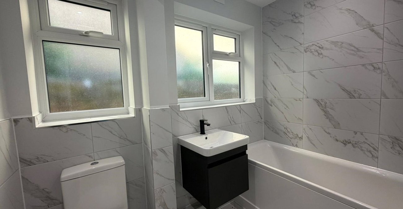4 bedroom house for sale in Istead Rise | Robinson Michael & Jackson