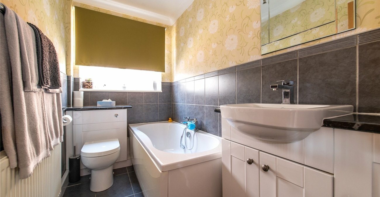 4 bedroom house for sale in Istead Rise | Robinson Michael & Jackson