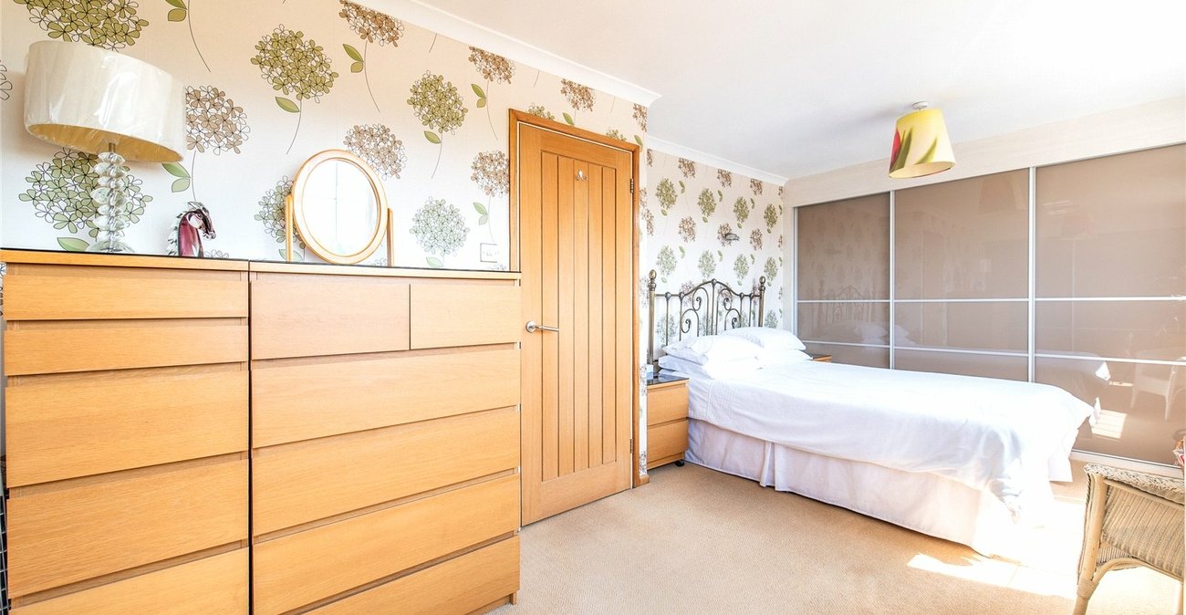 4 bedroom house for sale in Istead Rise | Robinson Michael & Jackson