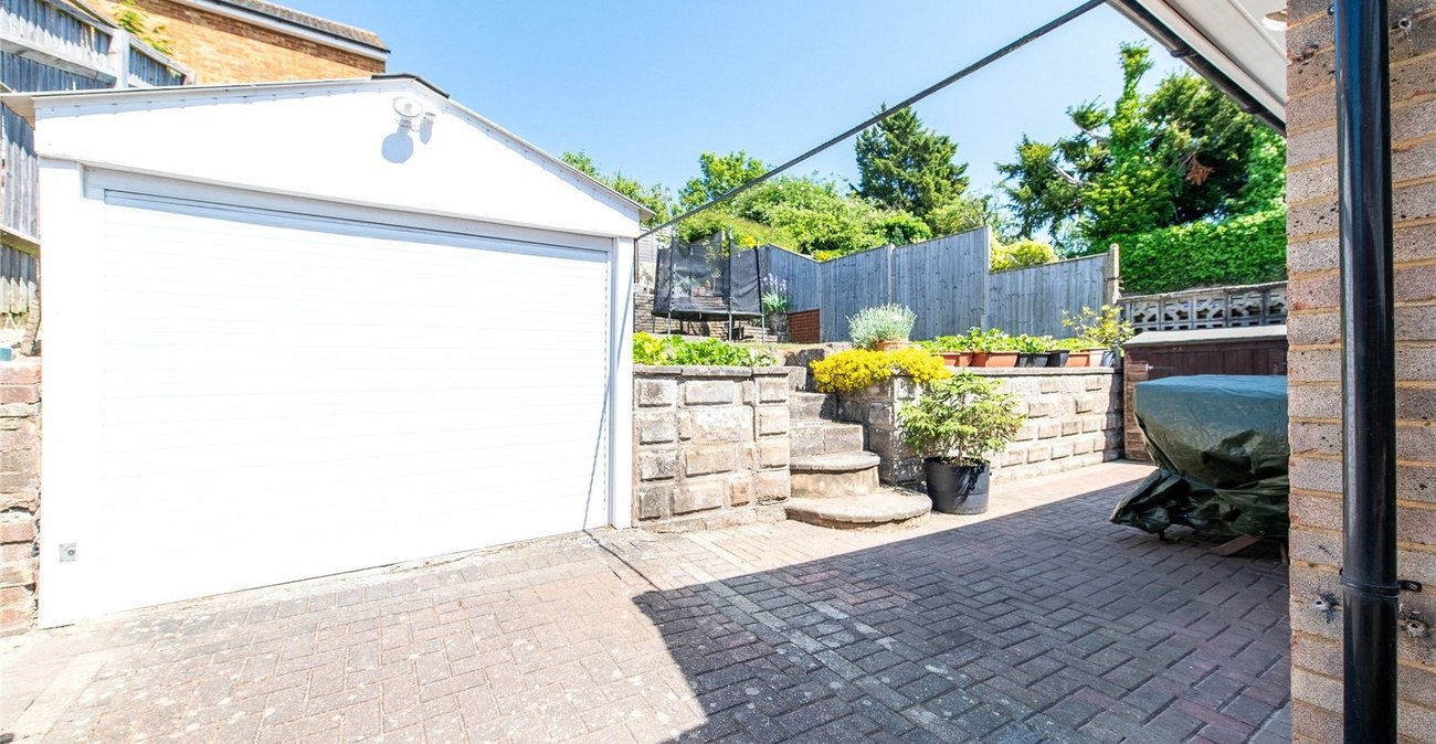 4 bedroom house for sale in Istead Rise | Robinson Michael & Jackson