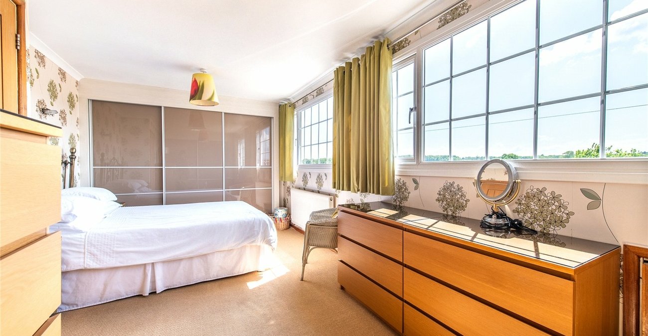 4 bedroom house for sale in Istead Rise | Robinson Michael & Jackson