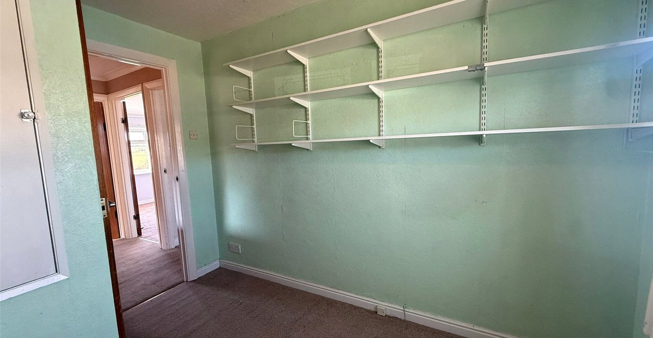 3 bedroom house for sale in Istead Rise | Robinson Michael & Jackson