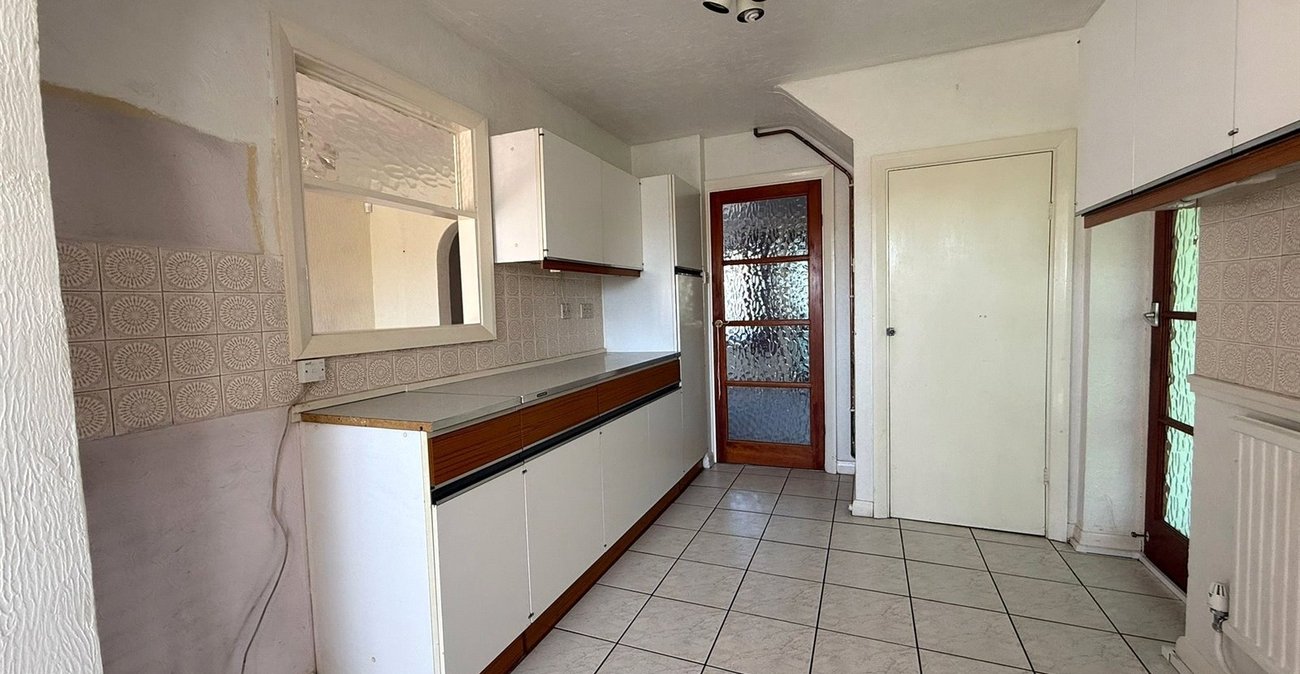 3 bedroom house for sale in Istead Rise | Robinson Michael & Jackson