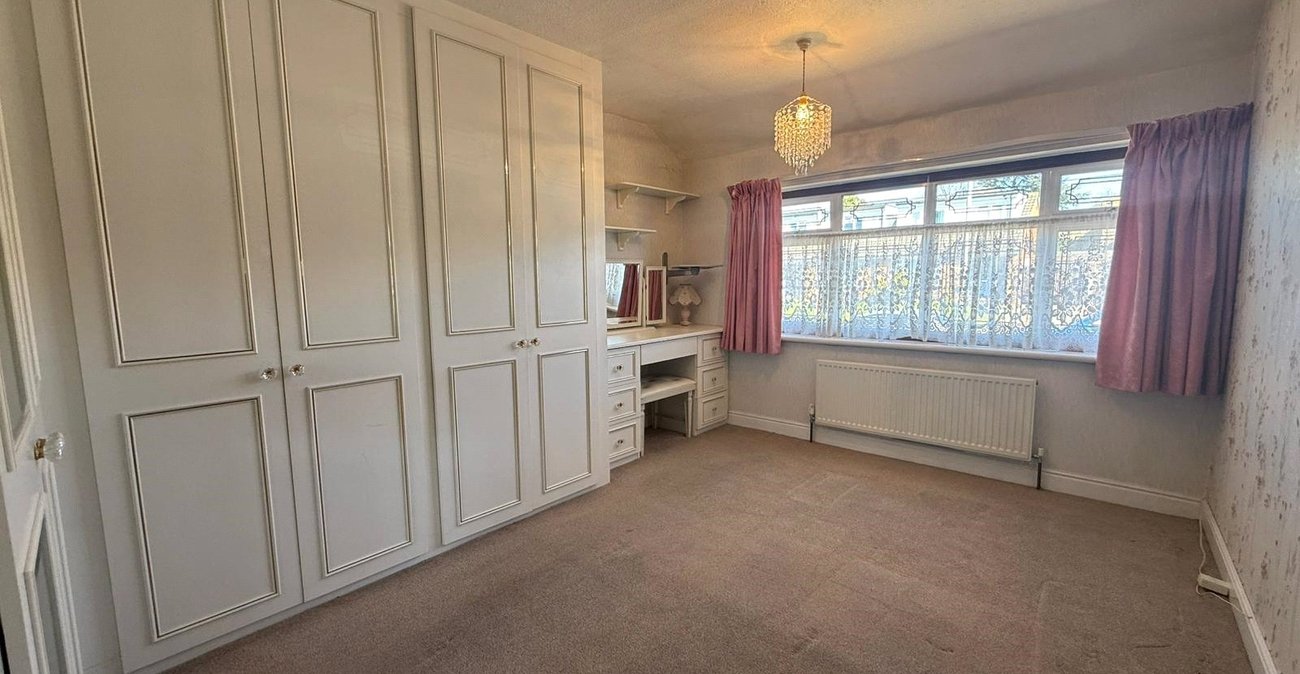 3 bedroom house for sale in Istead Rise | Robinson Michael & Jackson