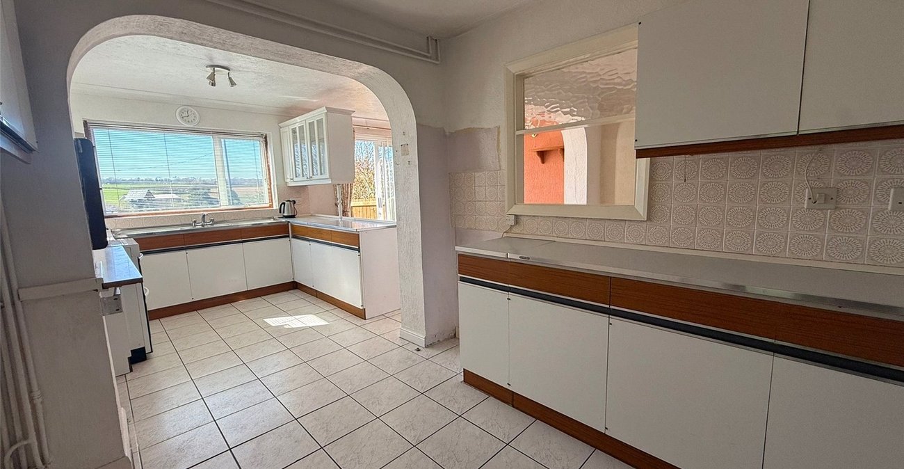 3 bedroom house for sale in Istead Rise | Robinson Michael & Jackson