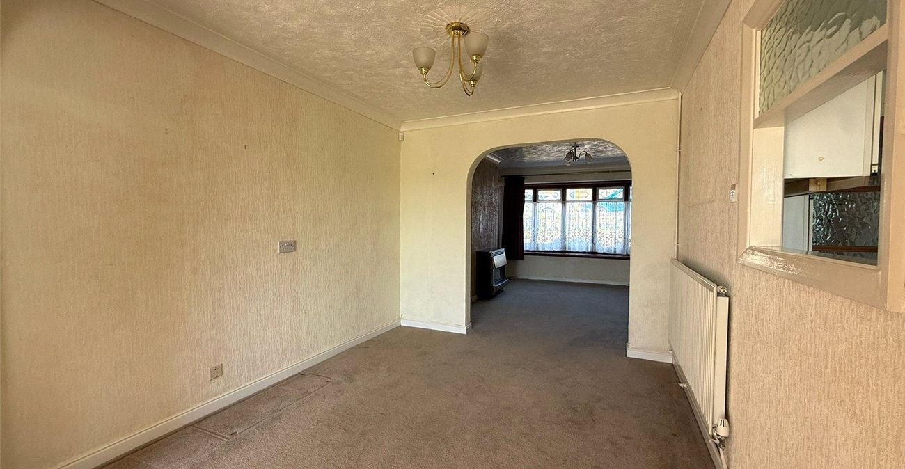 3 bedroom house for sale in Istead Rise | Robinson Michael & Jackson