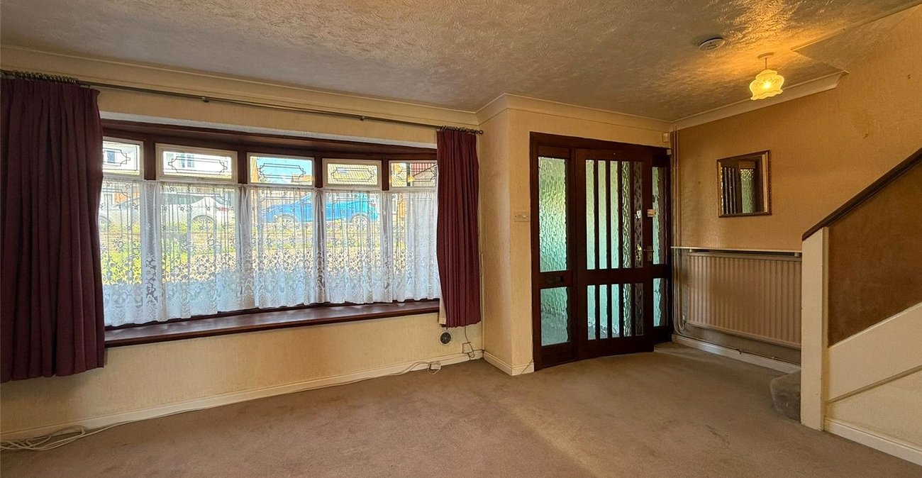 3 bedroom house for sale in Istead Rise | Robinson Michael & Jackson