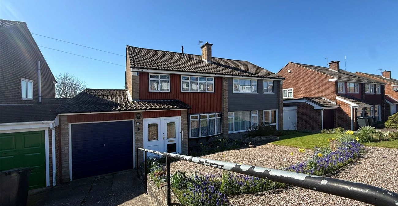 3 bedroom house for sale in Istead Rise | Robinson Michael & Jackson