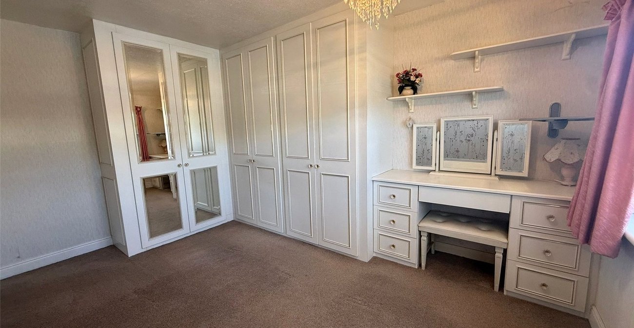 3 bedroom house for sale in Istead Rise | Robinson Michael & Jackson