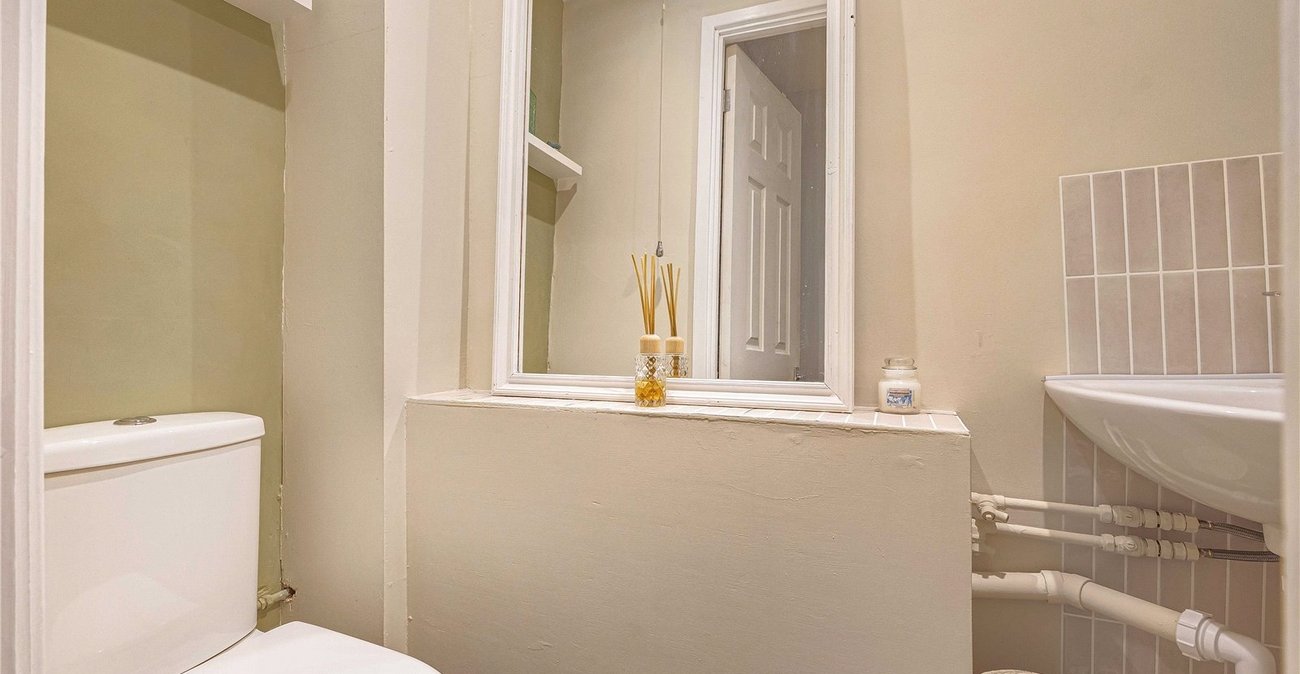 5 bedroom house for sale in Weavering | Robinson Michael & Jackson