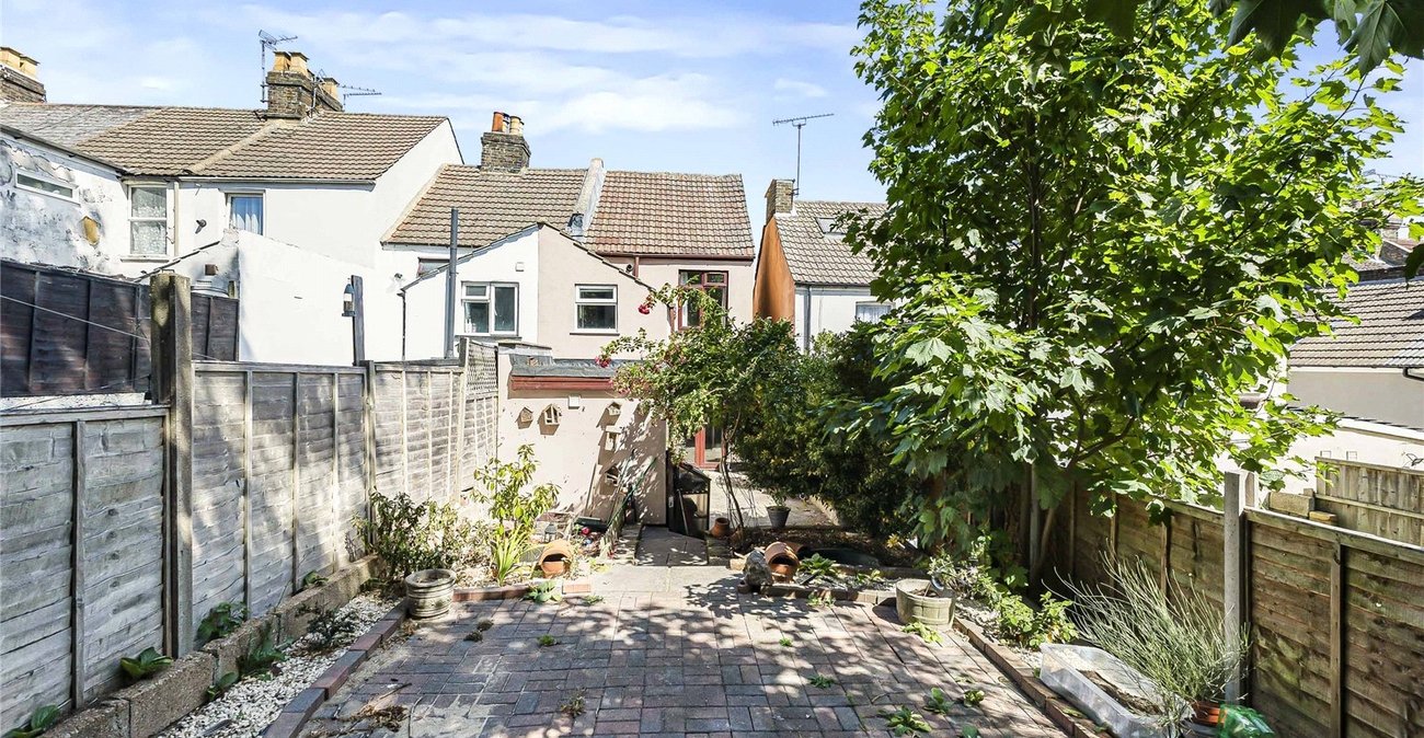 3 bedroom house for sale in Rochester | Robinson Michael & Jackson