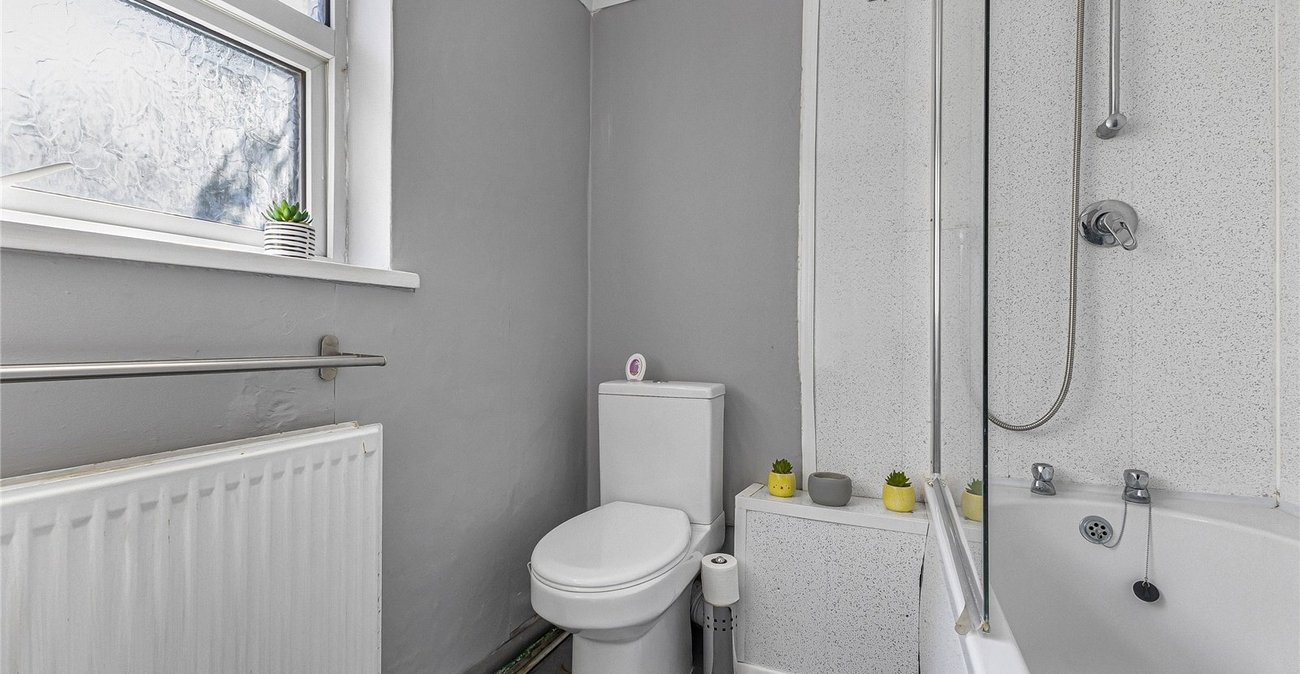 3 bedroom house for sale in Rochester | Robinson Michael & Jackson