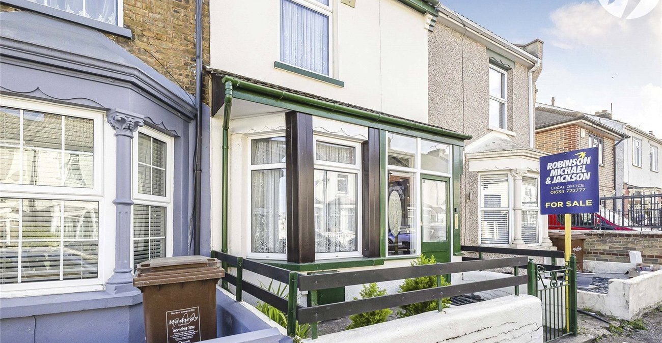 2 bedroom house for sale in Rochester | Robinson Michael & Jackson