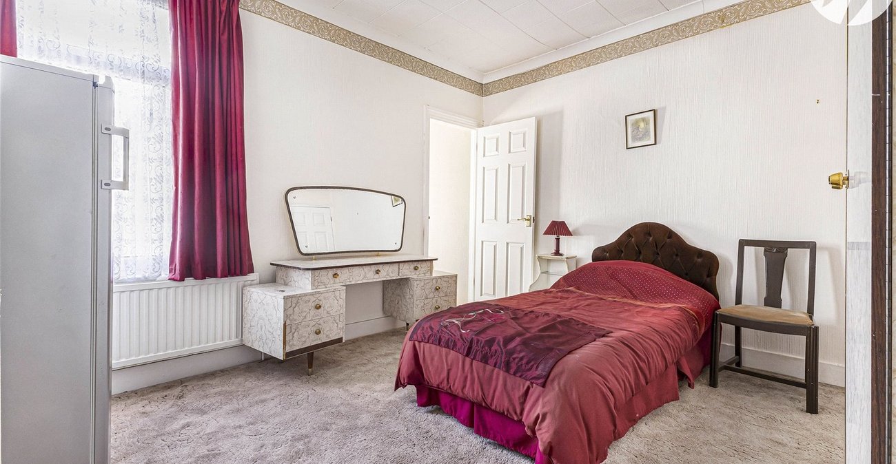 2 bedroom house for sale in Rochester | Robinson Michael & Jackson