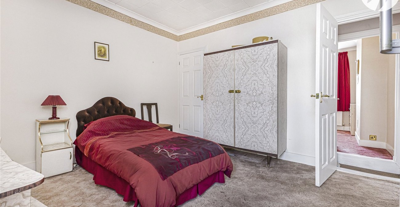 2 bedroom house for sale in Rochester | Robinson Michael & Jackson