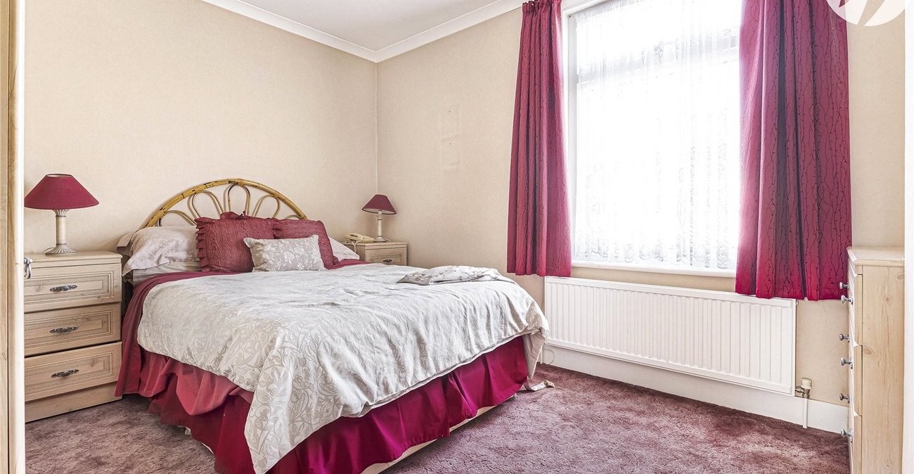 2 bedroom house for sale in Rochester | Robinson Michael & Jackson
