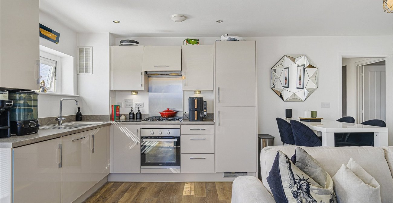 2 bedroom property for sale in Dartford | Robinson Jackson