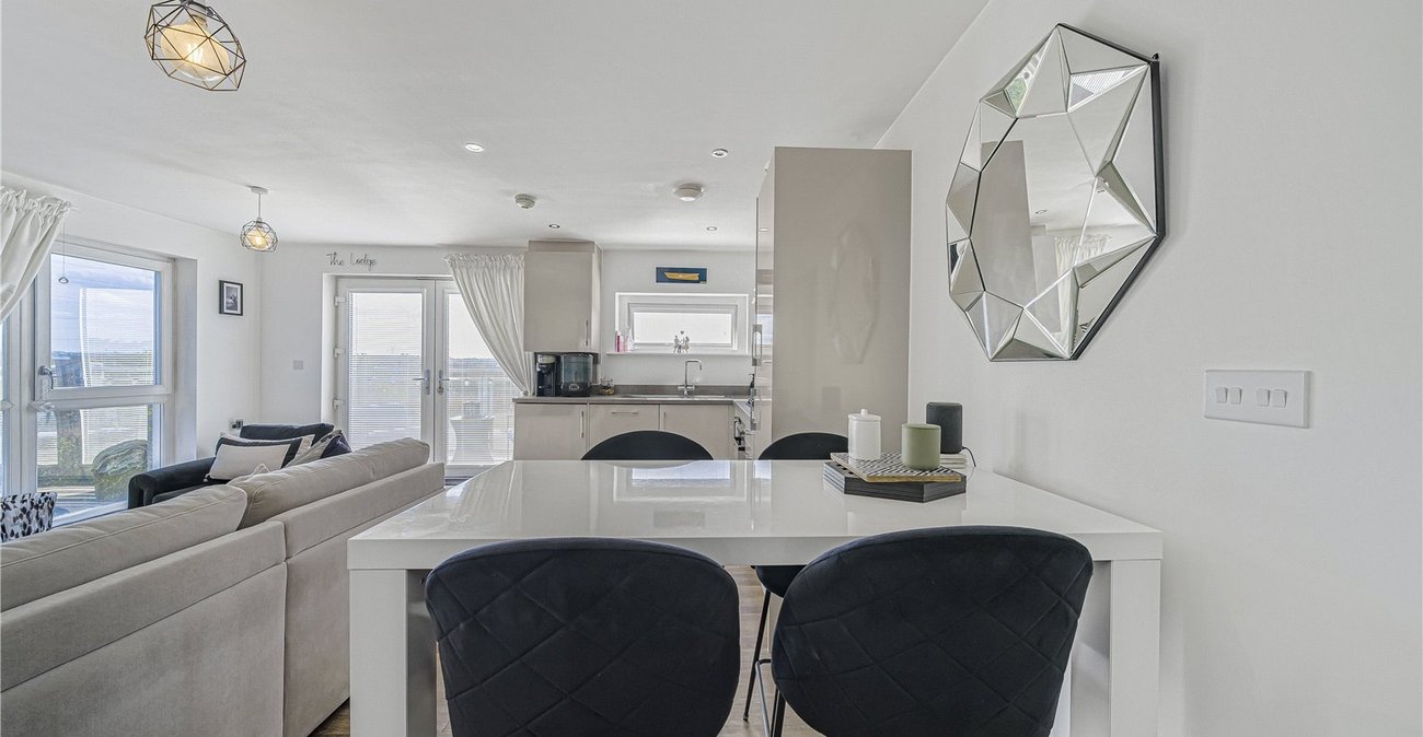 2 bedroom property for sale in Dartford | Robinson Jackson