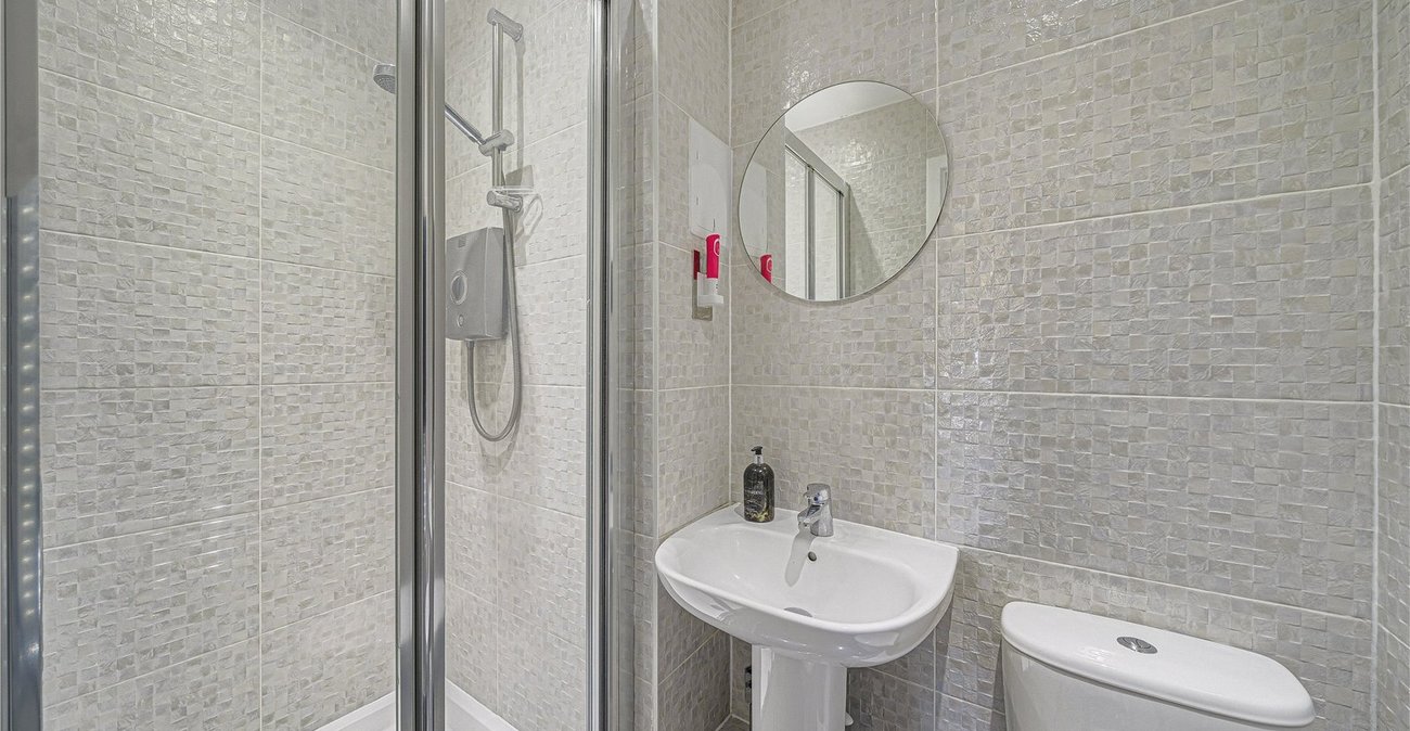 2 bedroom property for sale in Dartford | Robinson Jackson