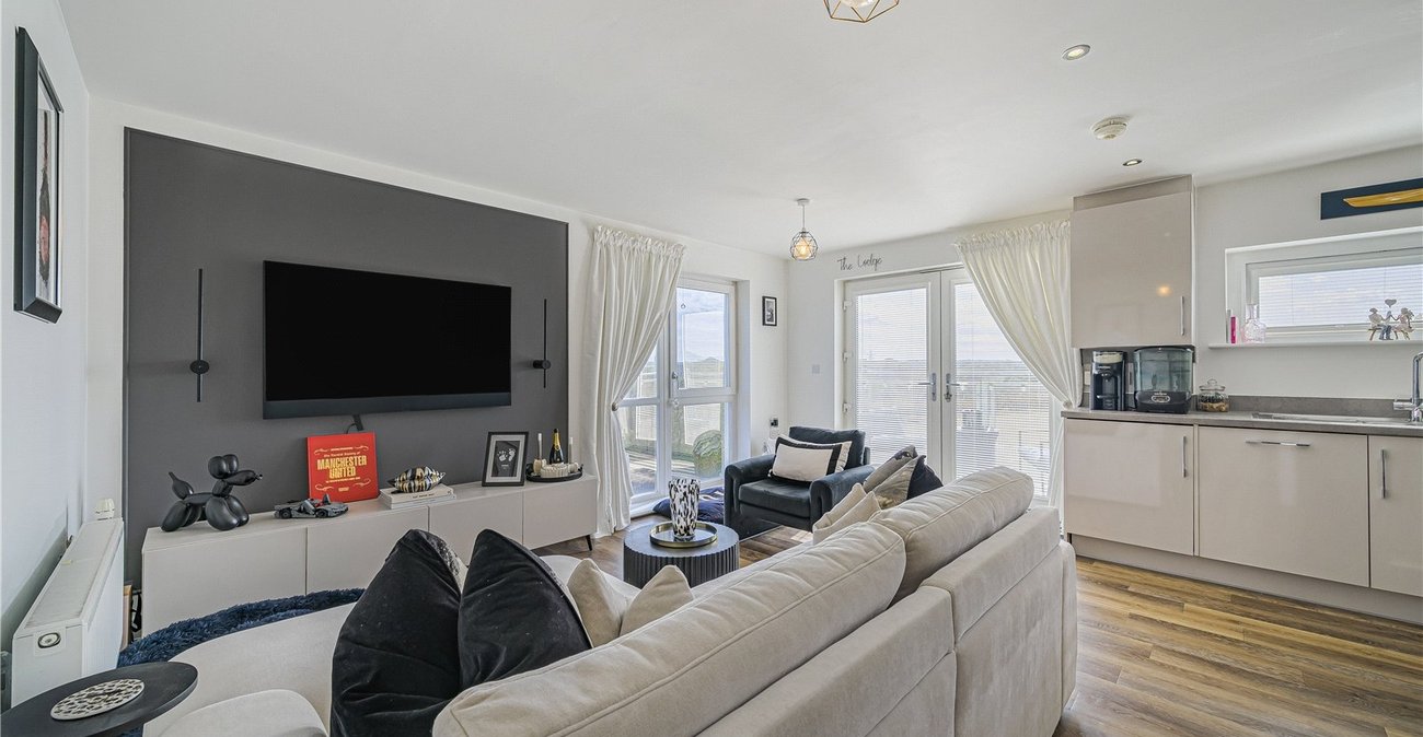 2 bedroom property for sale in Dartford | Robinson Jackson