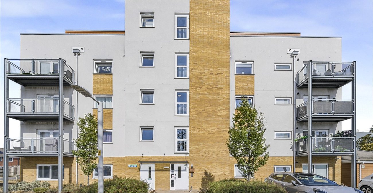 2 bedroom property for sale in Dartford | Robinson Jackson