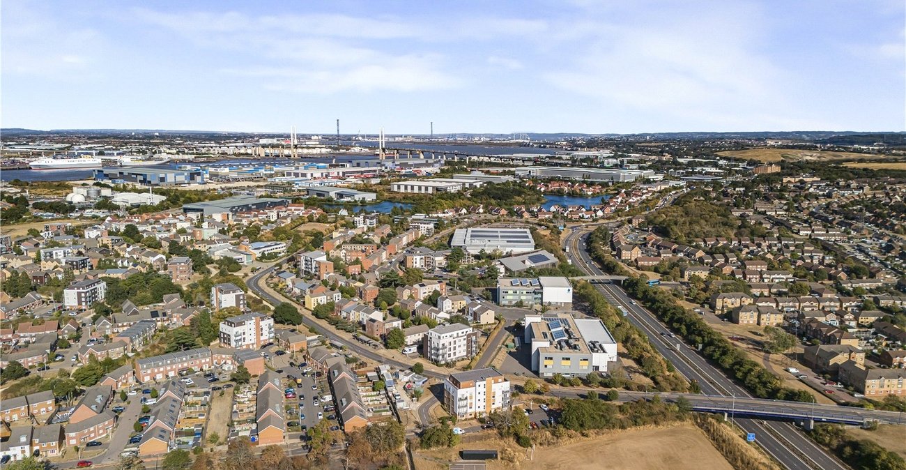 2 bedroom property for sale in Dartford | Robinson Jackson