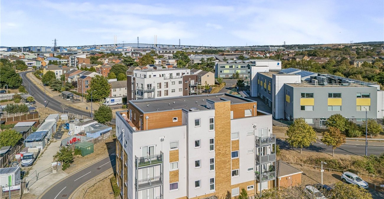 2 bedroom property for sale in Dartford | Robinson Jackson
