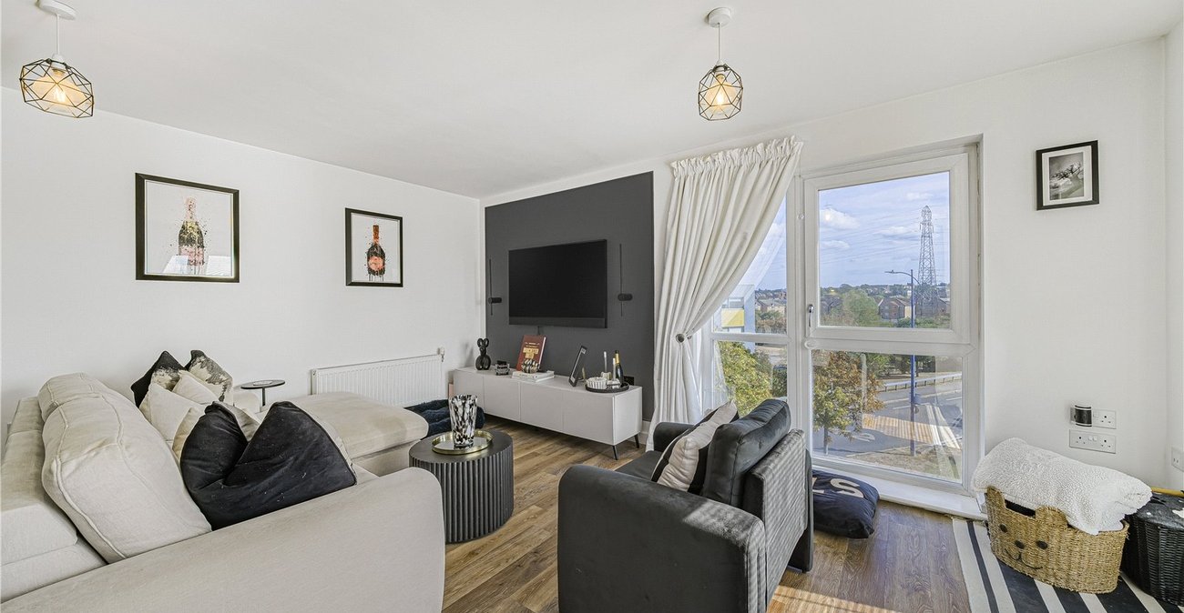 2 bedroom property for sale in Dartford | Robinson Jackson