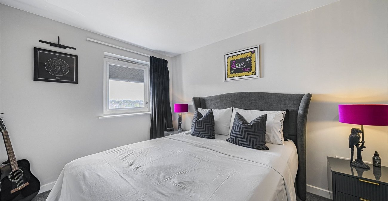 2 bedroom property for sale in Dartford | Robinson Jackson