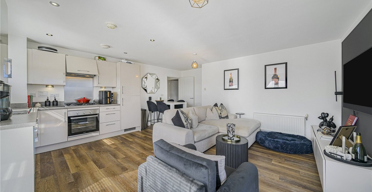 2 bedroom property for sale in Dartford | Robinson Jackson