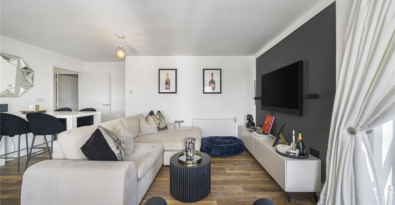 2 bedroom property for sale in Dartford | Robinson Jackson