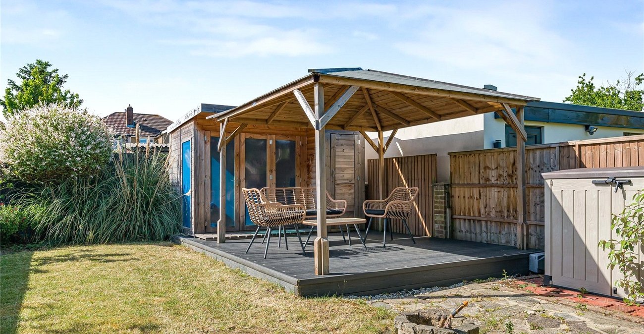 3 bedroom house for sale in Welling | Robinson Jackson