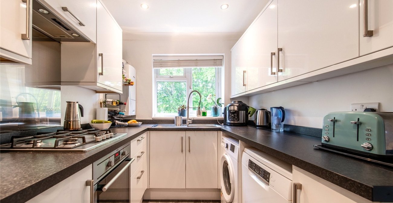 2 bedroom property for sale in Maidstone | Robinson Michael & Jackson