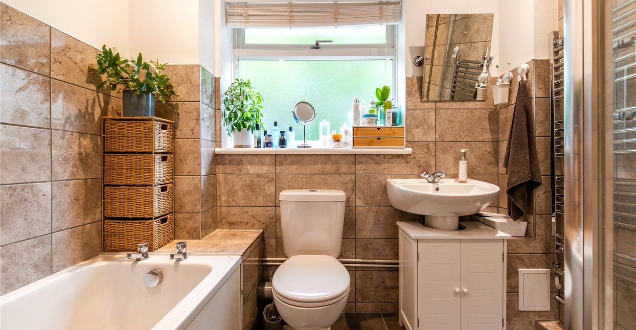 2 bedroom property for sale in Maidstone | Robinson Michael & Jackson