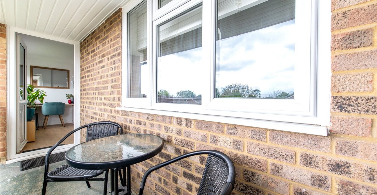 2 bedroom property for sale in Maidstone | Robinson Michael & Jackson