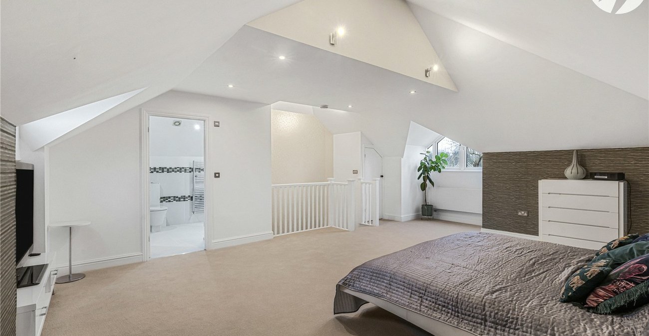 5 bedroom house for sale in Dartford | Robinson Jackson