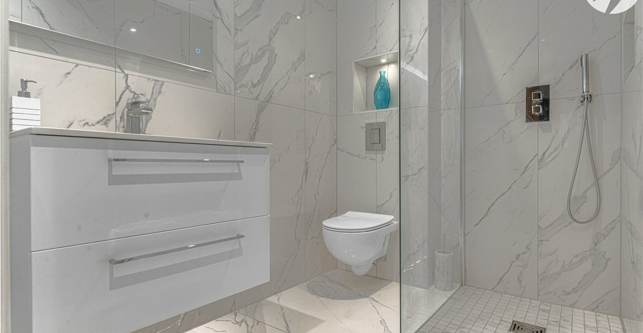 5 bedroom house for sale in Dartford | Robinson Jackson