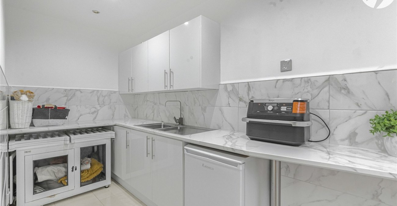 5 bedroom house for sale in Dartford | Robinson Jackson