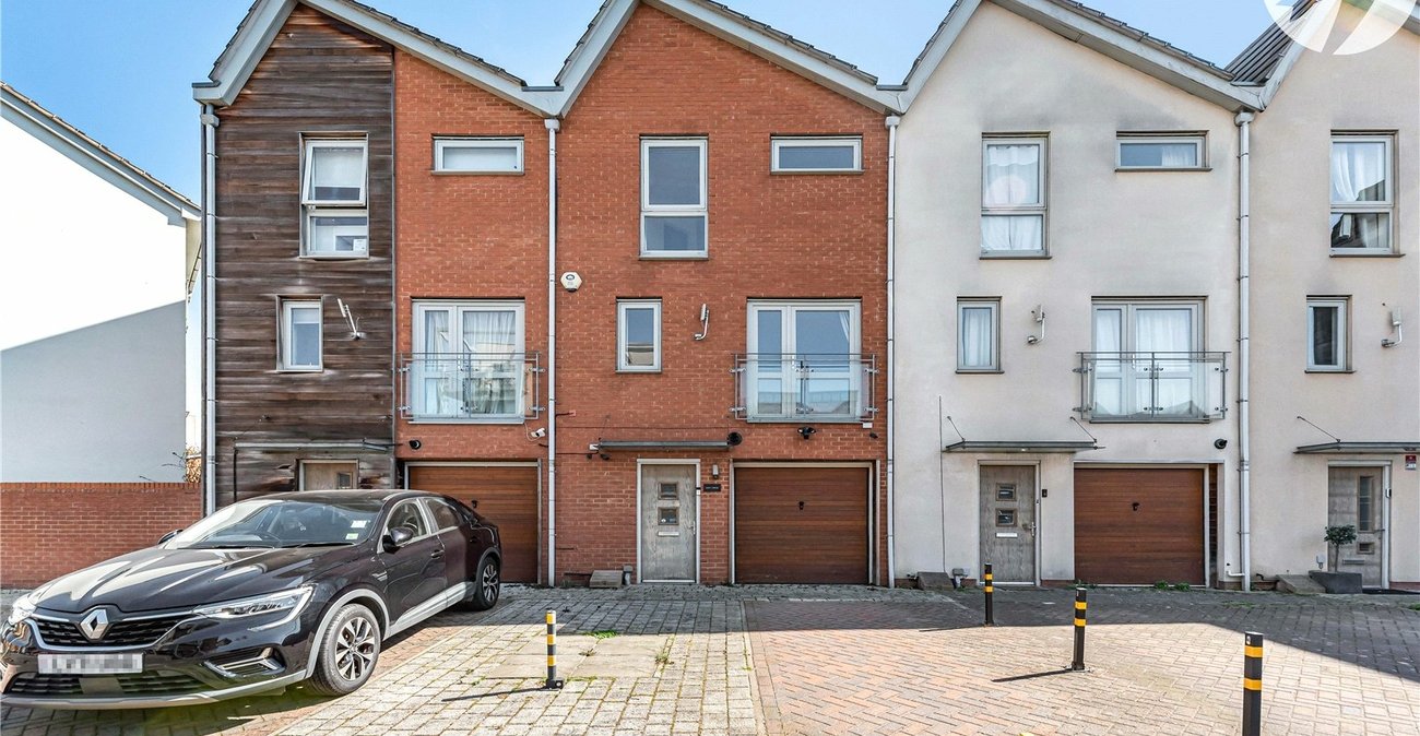 3 bedroom house for sale in Dartford | Robinson Jackson