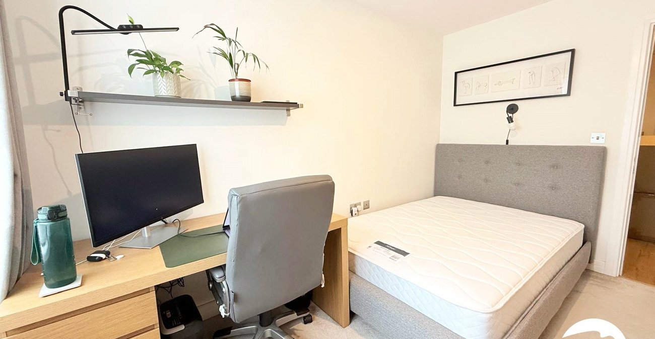 2 bedroom property for sale in London | Robinson Jackson