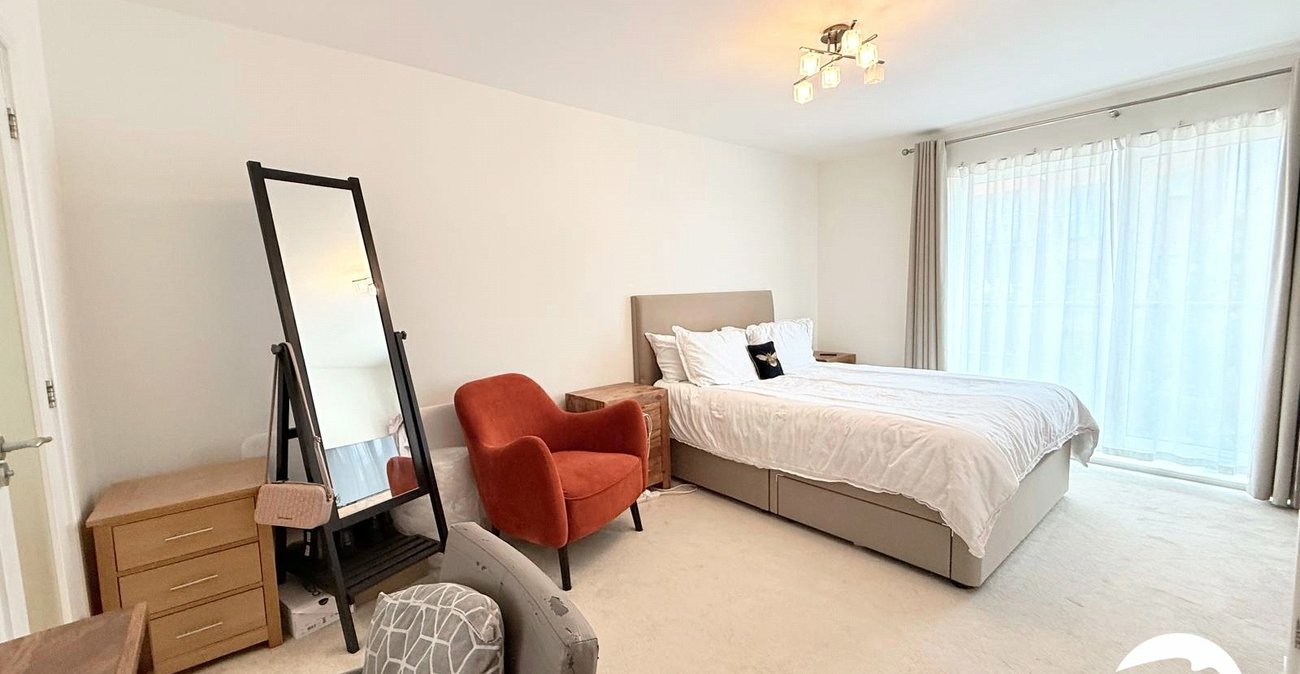 2 bedroom property for sale in London | Robinson Jackson