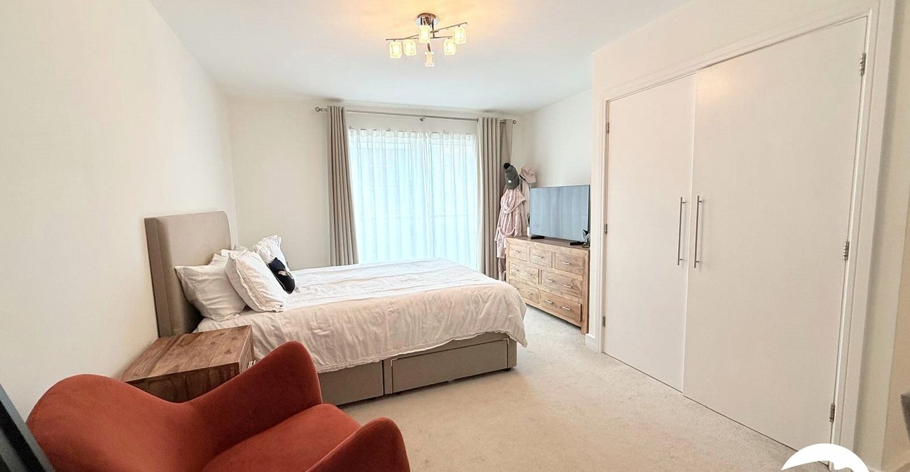 2 bedroom property for sale in London | Robinson Jackson