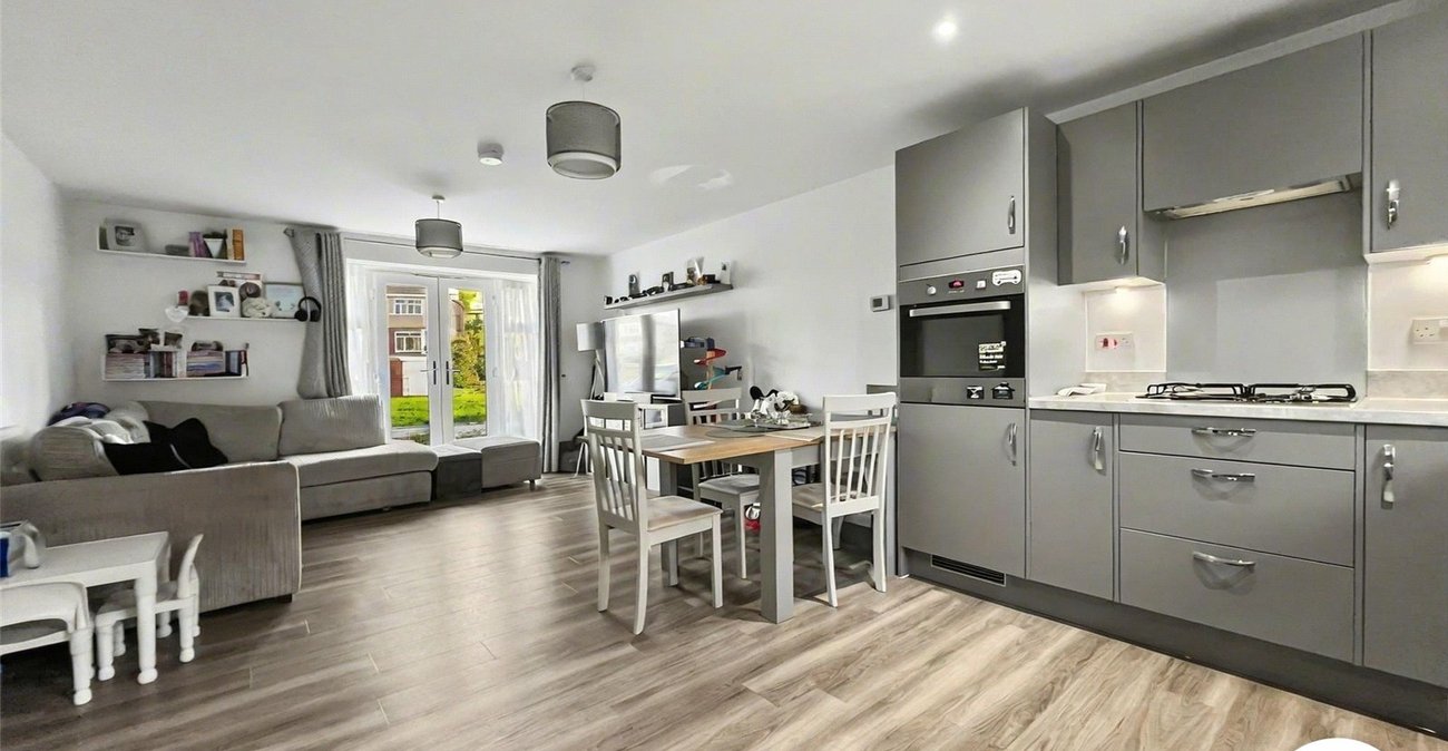 2 bedroom property for sale in Chatham | Robinson Michael & Jackson