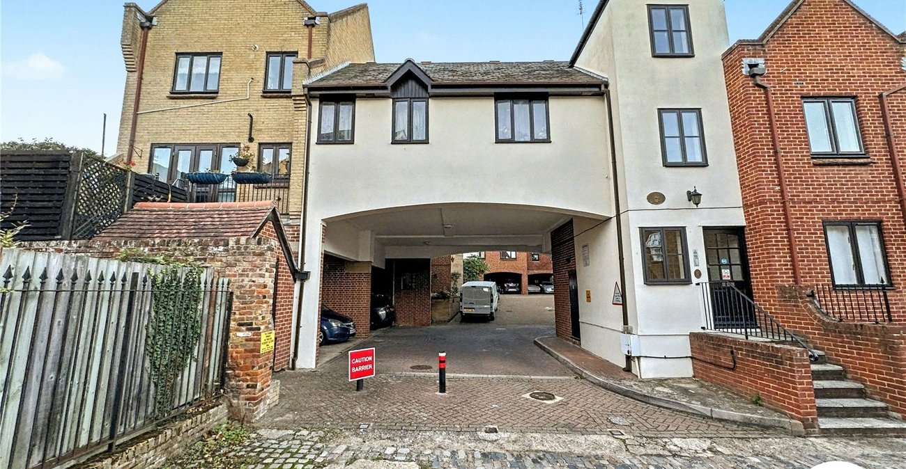 1 bedroom property for sale in Rochester | Robinson Michael & Jackson